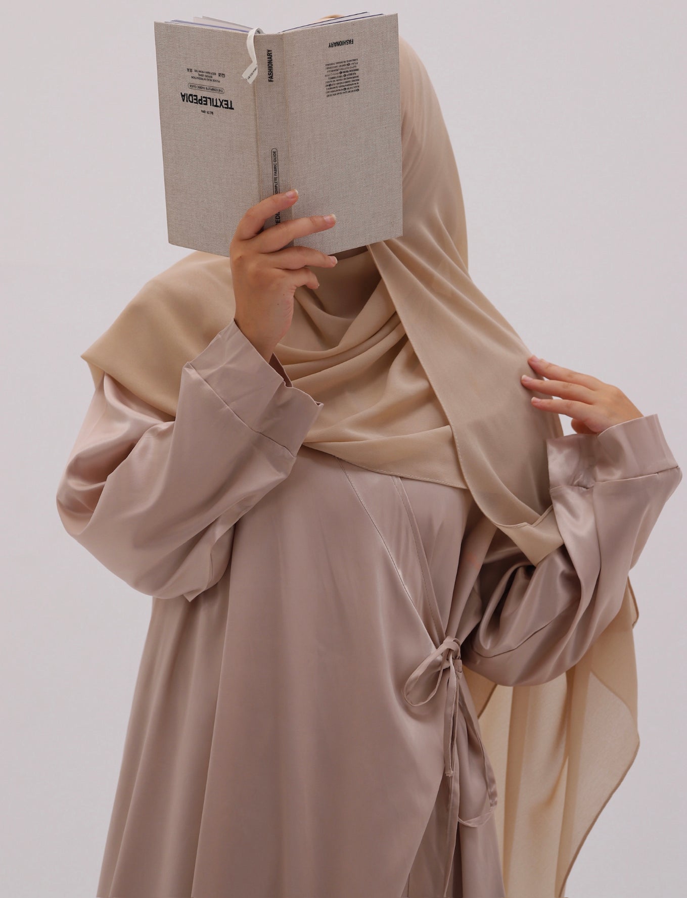 Abaya kimono à nouer en satin