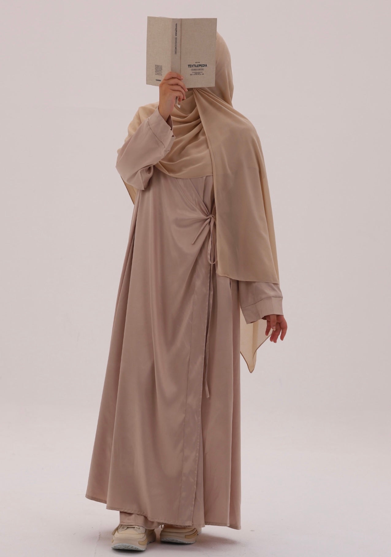 Abaya kimono à nouer en satin premium