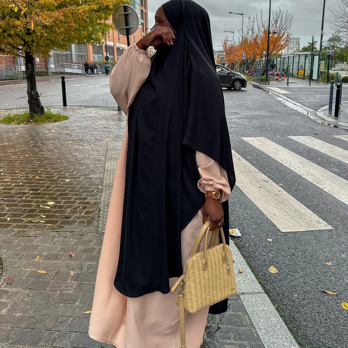 Abaya Femme Cloche coupe extra large « BELL DRESS » - OUMMI BASICS