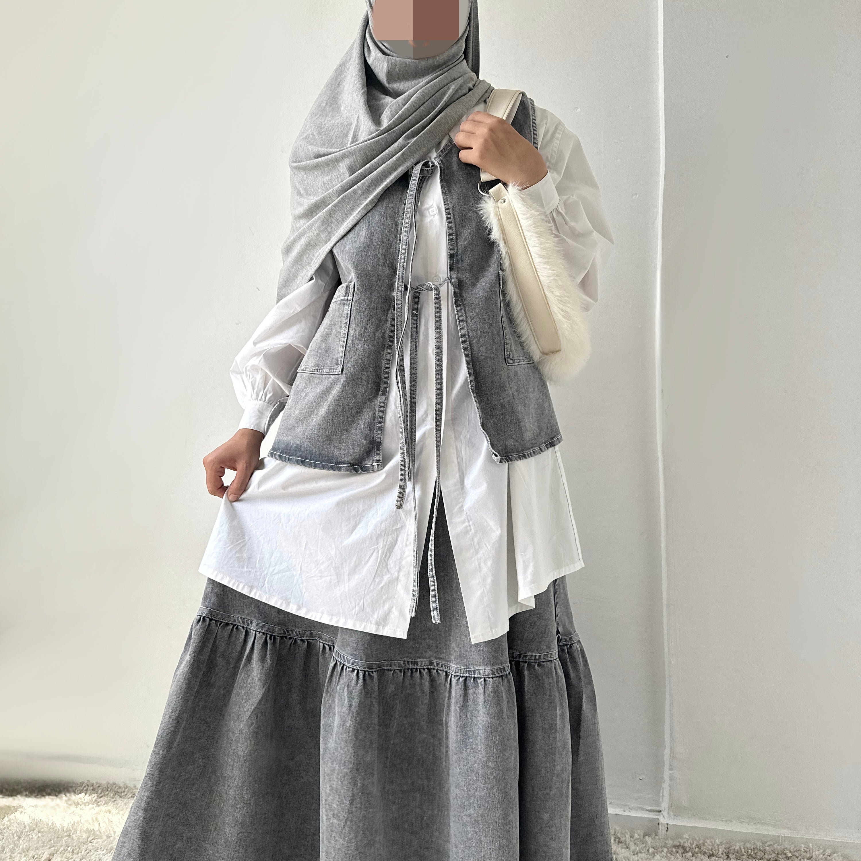 Outfit with white shirt 